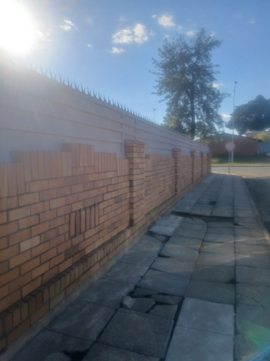 4 Bedroom Property for Sale in Kimberley North Northern Cape